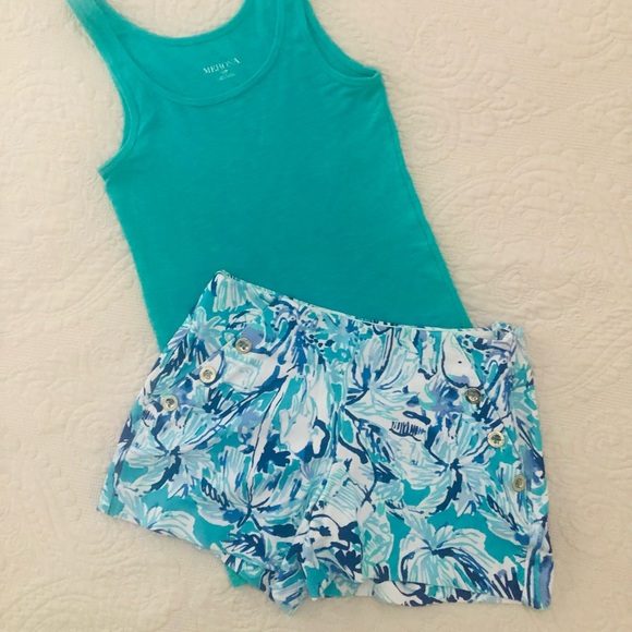 Lilly Pulitzer Marina Shorts - Picture 2 of 9